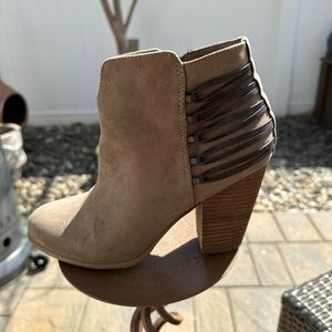Bootie boot in tan suede by Carlos size 8